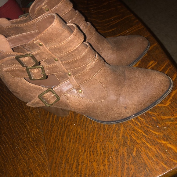 Buckle detail boots - Picture 1 of 2